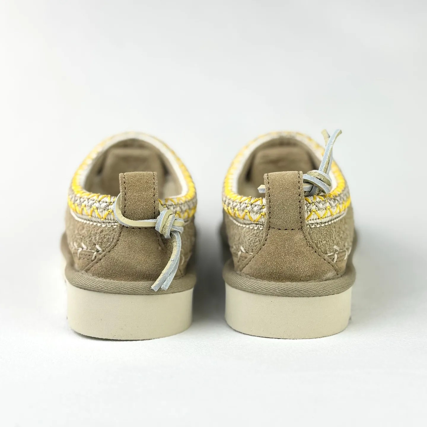 💰520 📦25 New Products for Autumn and Winter | Biarritz · UGG New Products for Autumn and Winter Classic Novelty Series (Biarritz Style) 🔥 I have been recently picked up by this Biarritz model ￼￼[草草R][草草R][草草R] 📦The entire series of Biarritz is now online ❄️There are Tasman slip-ons and ultra-short boots suitable for autumn and winter. ✔️🔘 Tasman Biarritz model Shoe size: 36-40 Color: mustard seed/light oak brown ✔️🔘Classic super short boots Biarritz model shoe size: 36-40 Color: mustard seed/light oak brown 🍁Let’s create our own uniqueness together this autumn and winter ✔️ In the collision of classics and personality 💫 Find your unique relaxed style 😎 This style is very UGG!